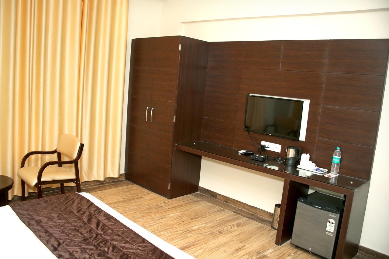 Hotel Lavanya Palace Ratlām 外观 照片