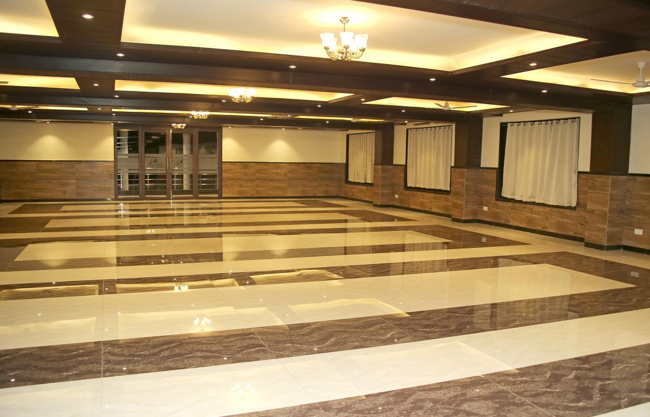 Hotel Lavanya Palace Ratlām 外观 照片