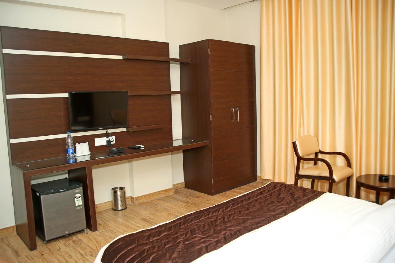 Hotel Lavanya Palace Ratlām 外观 照片