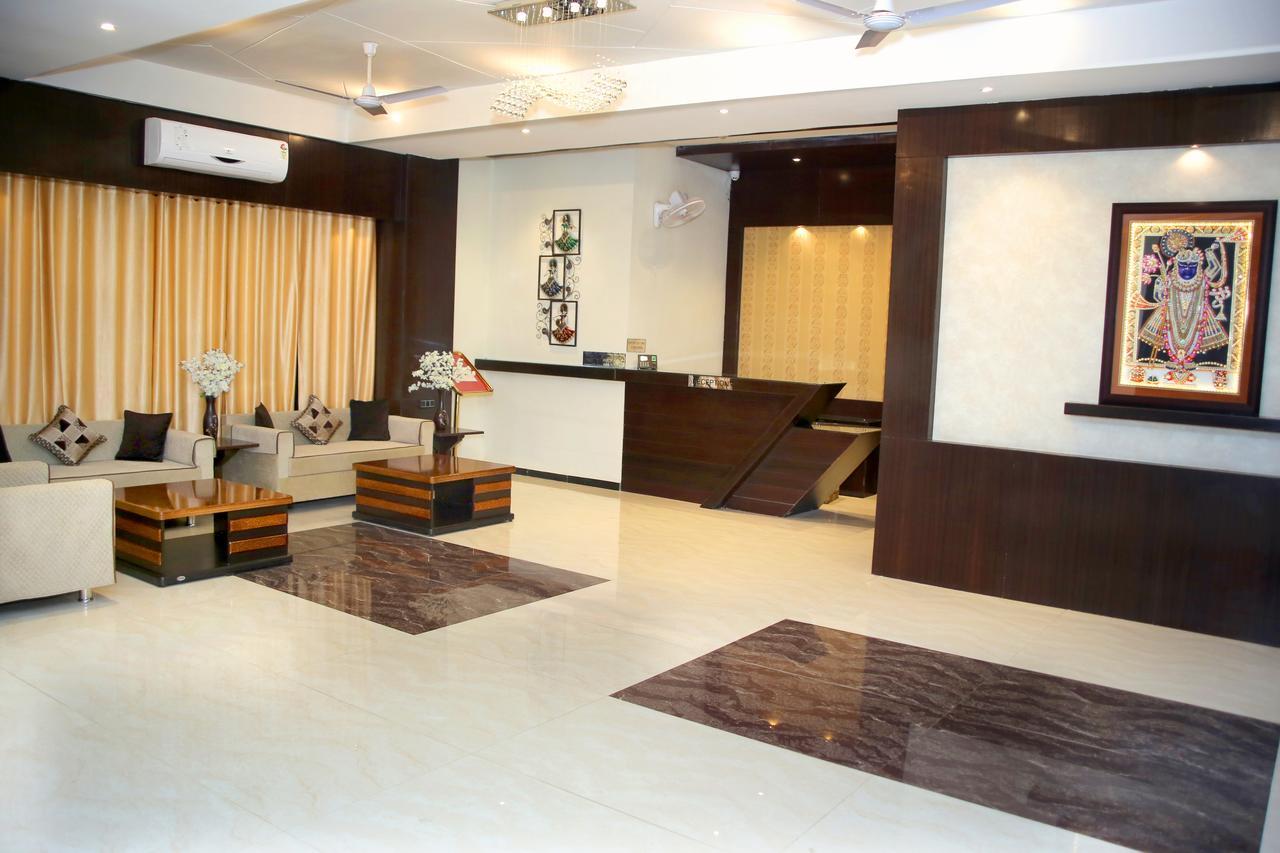Hotel Lavanya Palace Ratlām 外观 照片